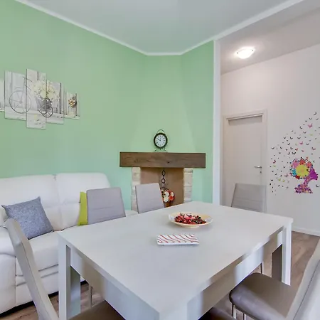 Villa In Borgo Pace With Private Pool, Cleaning Included Prázdninový dům